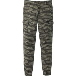 Spodnie bojówki ze stretchem Slim Fit Straight bonprix ciemnooliwkowy moro. Joggery i bojówki marki Under Armour. Za 59.99 zł.