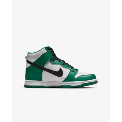 Buty Nike Dunk High Celtics Białe Męskie. Białe buty do koszykówki Nike, bez zapięcia, do koszykówki. W wyprzedaży za 399.55 zł.