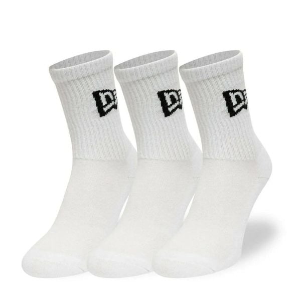 Skarpetki z flagą New Era Crew. Białe skarpety New Era, bez wzorów, z bawełny. Za 92.00 zł.