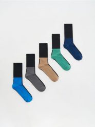 5 pack skarpet - zielony. Zielone skarpety Reserved, bez wzorów. W wyprzedaży za 35.99 zł.