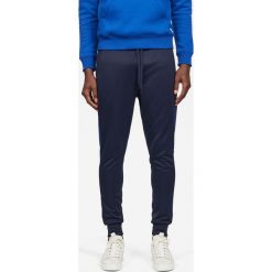 G-Star Raw - Spodnie. Spodnie materiałowe marki G-Star Raw. W wyprzedaży za 379.90 zł.