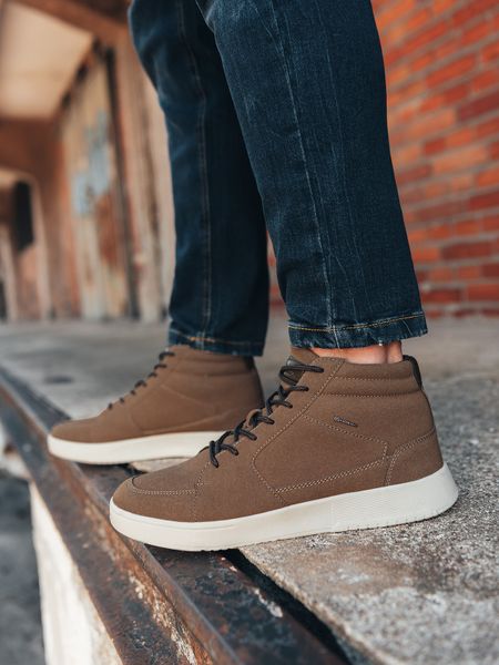 Buty męskie sneakersy za kostkę - brązowe V1. Brązowe buty sportowe casual Ombre Clothing, bez wzorów, z materiału, za kostkę, bez zapięcia. W wyprzedaży za 49.99 zł.