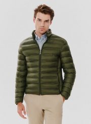 PAKO LORENTE – Krótka pikowana kurtka w kolorze zielonym. Zielone kurtki Pako Lorente, na jesień, bez wzorów, bez kaptura. Za 299.99 zł.