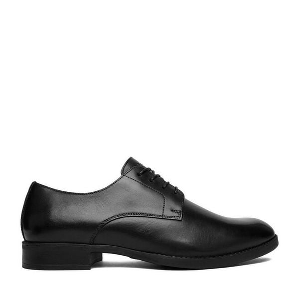 Półbuty Lasocki. Czarne eleganckie półbuty Lasocki, bez wzorów, bez obcasa, bez zapięcia. Za 229.99 zł.