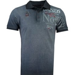 Koszulka polo "Kadventure" w kolorze granatowym. Niebieskie koszulki polo sportowe marki Geographical Norway Men, z aplikacjami, z bawełny, bez kołnierzyka, bez ramiączek. W wyprzedaży za 120.95 zł.