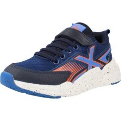 Buty MUNICH SUPER TRACK Niebieski. Niebieskie buty trekkingowe munich, bez wzorów, z tkaniny, bez zapięcia. Za 177.99 zł.