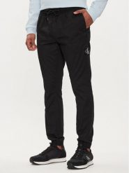 Calvin Klein Jeans Joggery Badge J30J325114 Czarny Skinny Fit. Czarne joggery i bojówki Calvin Klein Jeans, m, bez wzorów, z bawełny. Za 249.99 zł.