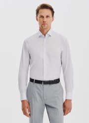 PAKO LORENTE - Błękitna koszula męska z kontrastowym wykończeniem. Niebieskie koszule Pako Lorente, m, bez wzorów, z bawełny, bez kołnierzyka, bez ramiączek. Za 249.99 zł.