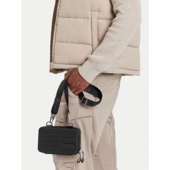 Saszetka Hunter. Czarne torby na ramię Hunter, bez wzorów, bez dodatków. Za 117.99 zł.