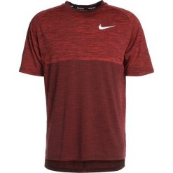 Nike Performance DRY MEDALIST Tshirt basic deep burgundy/habanero red/silver. T-shirty marki Nike Performance. W wyprzedaży za 181.30 zł.