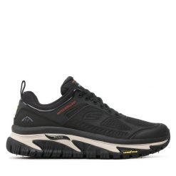 Trekkingi Skechers. Czarne buty trekkingowe Skechers, bez wzorów, bez zapięcia. Za 479.99 zł.