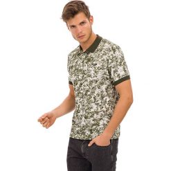 Koszulka polo w kolorze oliwkowo-kremowym. Koszulki polo marki Galvanni. W wyprzedaży za 74.95 zł.