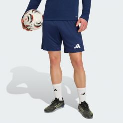 Spodenki treningowe Entrada26. Białe krótkie spodenki sportowe Adidas, bez wzorów. Za 73.99 zł.