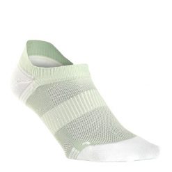 Skarpetki do chodzenia WS 500 Fresh Invisible zielone. Zielone skarpety NEWFEEL, bez wzorów, z elastanu. Za 14.99 zł.