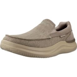 Buty SKECHERS HASTING FIELDEN Beżowy. Brązowe buty trekkingowe Skechers, bez wzorów, z tkaniny, bez zapięcia, trekkingowe, skechers sport. Za 301.99 zł.