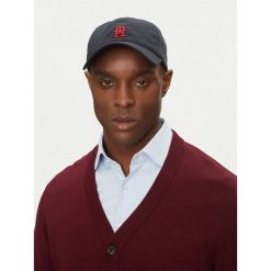 Czapka z daszkiem Tommy Hilfiger. Niebieskie czapki z daszkiem Tommy Hilfiger, bez wzorów. Za 139.99 zł.