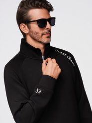 Bluza męska z rozpinaną wysoką stójką i kontrastowym nadrukiem – czarna V1. Czarne bluzy Ombre Clothing, m, bez wzorów, z dzianiny, bez kaptura. Za 189.99 zł.