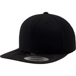 Czapka Z Daszkiem W Kamuflażu. Czarne czapki z daszkiem FLEXFIT, bez wzorów, z materiału. Za 122.99 zł.