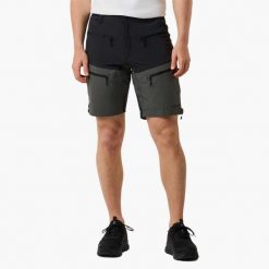 Szorty turystyczne męskie Swedemount Lofoten Stretch Shorts szybkoschnące. Czarne szorty SWEDEMOUNT, m, bez wzorów, z tkaniny, sportowe. W wyprzedaży za 245.00 zł.
