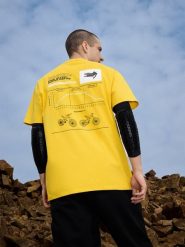 4F T-shirt relaxed z nadrukiem męski - żółty M. Żółte t-shirty 4F, m, bez wzorów, z bawełny, bez kołnierzyka, bez ramiączek. Za 79.99 zł.