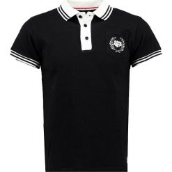 Koszulka polo w kolorze czarnym. Czarne koszulki polo sportowe marki Stone Goose, bez wzorów, bez kołnierzyka, bez ramiączek. W wyprzedaży za 98.95 zł.