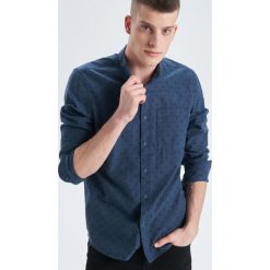 Koszula z nadrukiem all over - Turkusowy. Koszule marki Cropp. Za 79.99 zł.