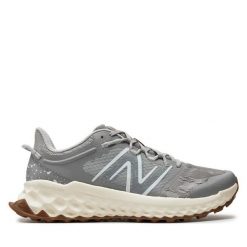 Buty do biegania New Balance. Szare buty do biegania New Balance, bez wzorów, bez zapięcia, do biegania. Za 379.99 zł.