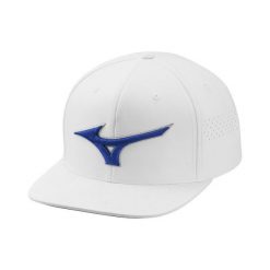 Czapka typu snapback Mizuno Tour Flat. Białe czapki z daszkiem Mizuno, bez wzorów, z materiału. Za 233.52 zł.