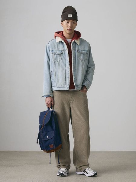 Levi's Kurtka dżinsowa w kolorze błękitnym rozmiar: L. Niebieskie kurtki Levi's®, l, bez wzorów, z bawełny, bez kaptura. Za 297.45 zł.
