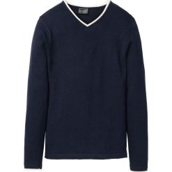 Sweter z dekoltem w serek z bawełny z recyclingu bonprix ciemnoniebieski. Swetry nierozpinane marki bonprix. Za 74.99 zł.