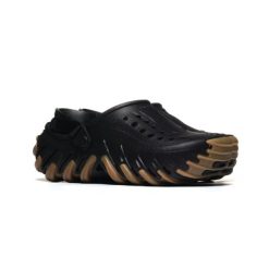 Sandały Crocs ECHO GUM RO CLOG 211675-001. Czarne sandały Crocs, z materiału, z okrągłym noskiem, bez zapięcia. Za 299.00 zł.