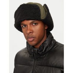 Czapka Woolrich. Brązowe czapki zimowe Woolrich, bez wzorów. Za 619.99 zł.
