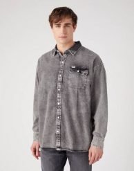 MESKA KOSZULA WRANGLER 1PKT FLAP SHIRT DARKEST SPRUCE 112341170. Koszule Wrangler, xxl, bez wzorów, z jeansu, bez kołnierzyka, bez ramiączek. Za 169.99 zł.