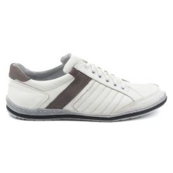 KOMODO Półbuty męskie ze skóry 236K Białe. Białe eleganckie półbuty bez wzorów, z materiału, bez obcasa, bez zapięcia. Za 367.89 zł.
