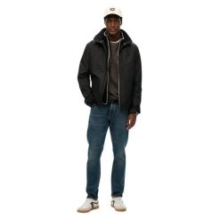 Windbreaker Superdry. Czarne kurtki softshell Superdry, bez wzorów, z softshellu, bez kaptura. Za 407.00 zł.