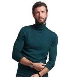 Sweter z merynosów z golfem Superdry. Zielone golfy Superdry, na zimę, m, bez wzorów, bez kołnierzyka, bez ramiączek. Za 349.55 zł.