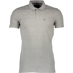 Koszulka polo w kolorze szarym. Koszulki polo marki Guess, polo, z krótkim rękawem. W wyprzedaży za 199.95 zł.
