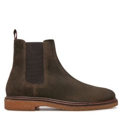 Sztyblety Marco Tozzi. Brązowe sztyblety Marco Tozzi, bez wzorów, bez obcasa, bez zapięcia. Za 319.99 zł.