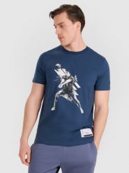 4F T-shirt regular z nadrukiem siatkarskim męski - granatowy 3XL. Niebieskie t-shirty 4F, l, bez wzorów, z bawełny, bez kołnierzyka, bez ramiączek. W wyprzedaży za 39.99 zł.