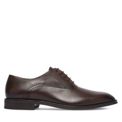 Półbuty BOSS. Brązowe eleganckie półbuty Boss, bez wzorów, bez obcasa, bez zapięcia. Za 1,489.00 zł.
