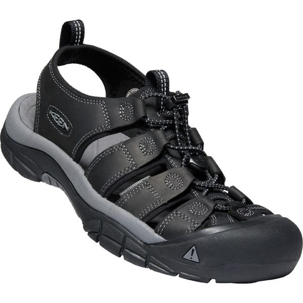 Buty trekkingowe męskie Keen Newport. Czarne buty turystyczne Keen, bez wzorów, z gumy, bez zapięcia, outdoorowe. Za 547.00 zł.