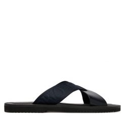 Klapki Emporio Armani. Niebieskie klapki Emporio Armani. Za 1,019.00 zł.