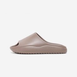 Second Life - Klapki Unisex Slide - Stan Doskonały. Brązowe klapki Decathlon, z materiału. Za 67.99 zł.