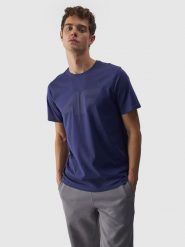 4F T-shirt regular z nadrukiem męski - granatowy M. Niebieskie t-shirty 4F, m, bez wzorów, z bawełny, bez kołnierzyka, bez ramiączek. W wyprzedaży za 39.99 zł.