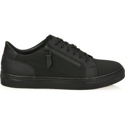 Czarne trampki męskie. Buty sportowe casual marki Kazar. Za 449.00 zł.