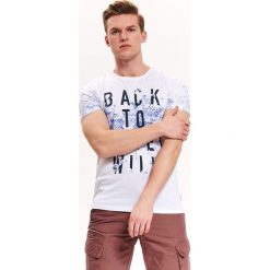 T-SHIRT Z MOTYWEM ANIMAL. Białe bluzki z długim rękawem TOP SECRET, l, bez wzorów, z bawełny, bez kołnierzyka, bez ramiączek. W wyprzedaży za 19.99 zł.