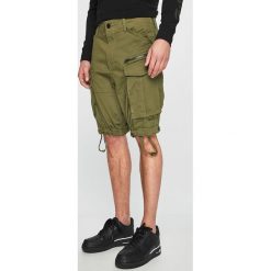 G-Star Raw - Szorty. Zielone szorty G-Star Raw, bez wzorów, z bawełny, casualowe. W wyprzedaży za 299.90 zł.