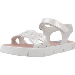 Sandały PABLOSKY 440704P Biały. Białe sandały PABLOSKY, z syntetyku, bez zapięcia. Za 221.99 zł.