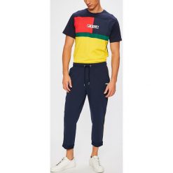 Fila - Spodnie James. Spodnie treningowe długie marki Fila. W wyprzedaży za 179.90 zł.