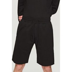 Dresowe szorty - Czarny. Szorty marki Reserved. W wyprzedaży za 39.99 zł.